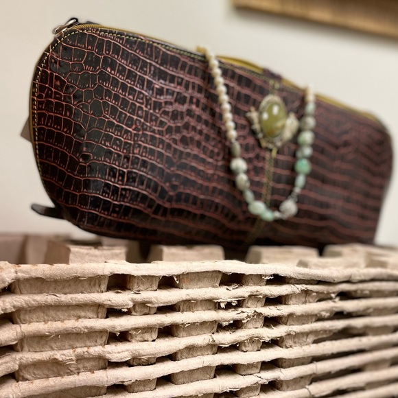 Unisex Italian croco leather NEW Vintage different piece of Art made as a BAG - Picture 2 of 4